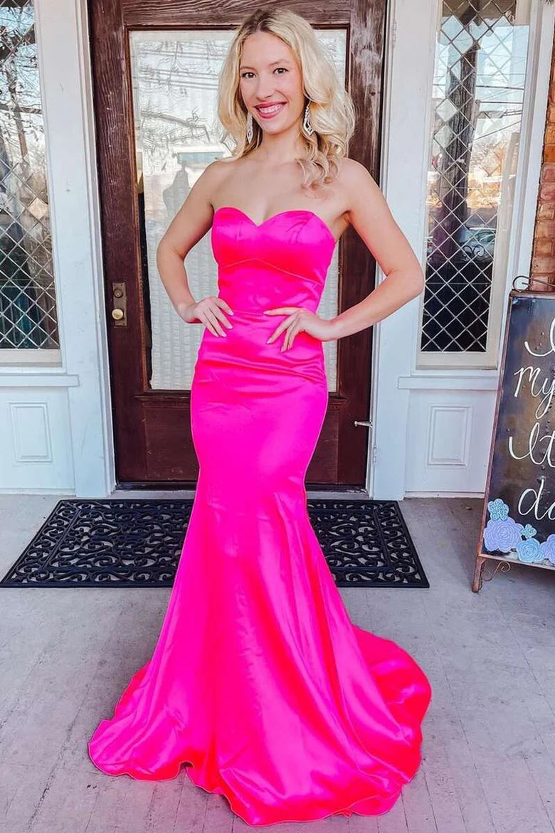 Vestido de fiesta de satén sin tirantes, con cordones en la espalda y corte trompeta